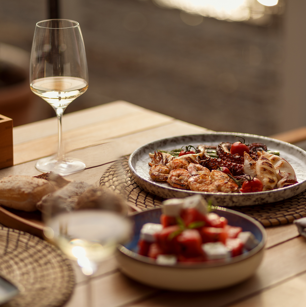 LAGUNA BEACH & RESTAURANT view 2